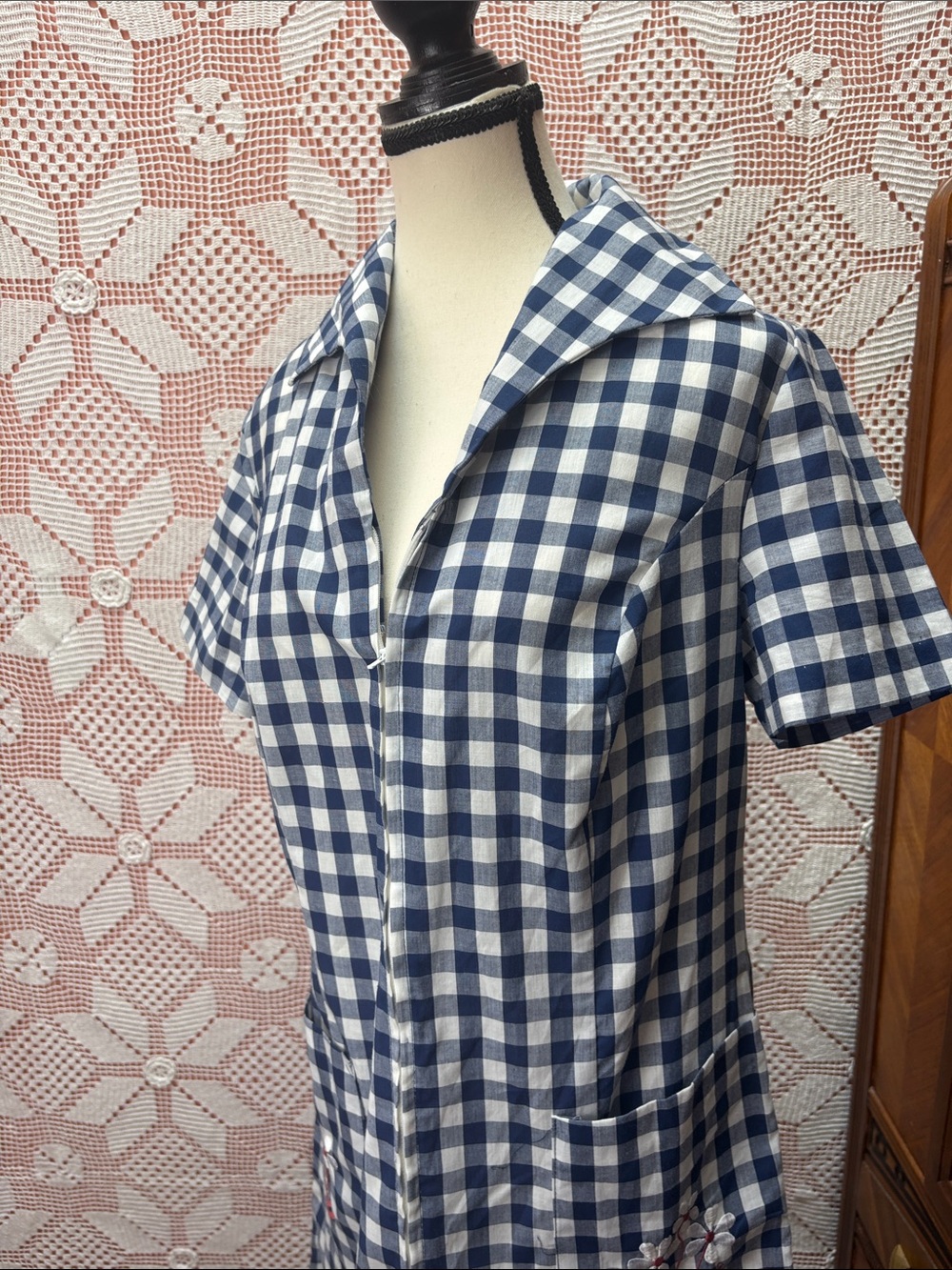Blue Gingham Shirt Dress with Embroidered Pockets Sz sm/m - Picture 9 of 9